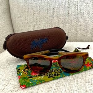 A brand new Maui Jim sunglasses 😎